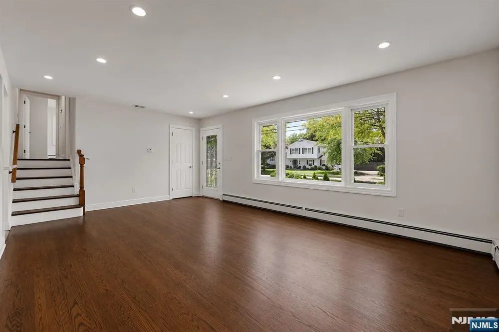 251 Midland Avenue W Paramus, NJ 07652