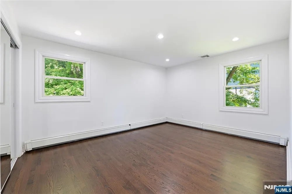 251 Midland Avenue W Paramus, NJ 07652