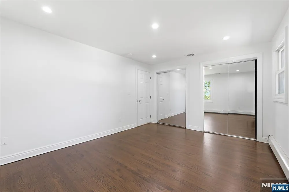 251 Midland Avenue W Paramus, NJ 07652