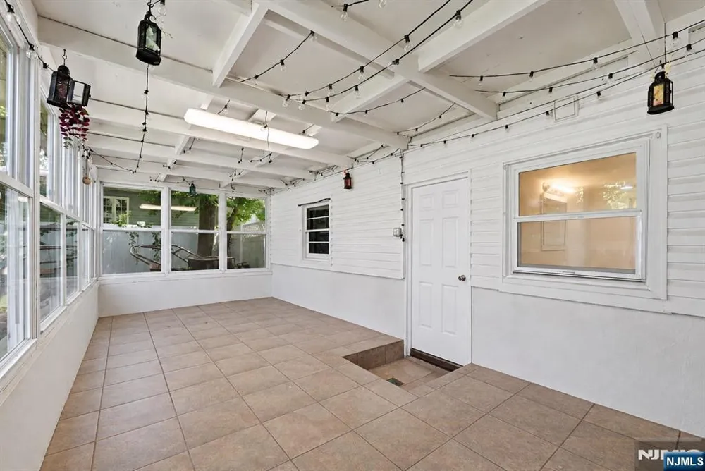 251 Midland Avenue W Paramus, NJ 07652