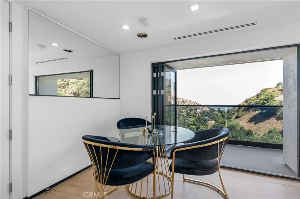 8144 Gould Avenue Hollywood Hills, CA 90046
