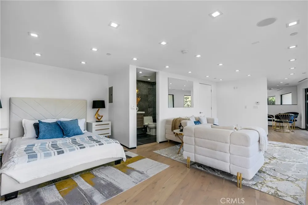 8144 Gould Avenue Hollywood Hills, CA 90046