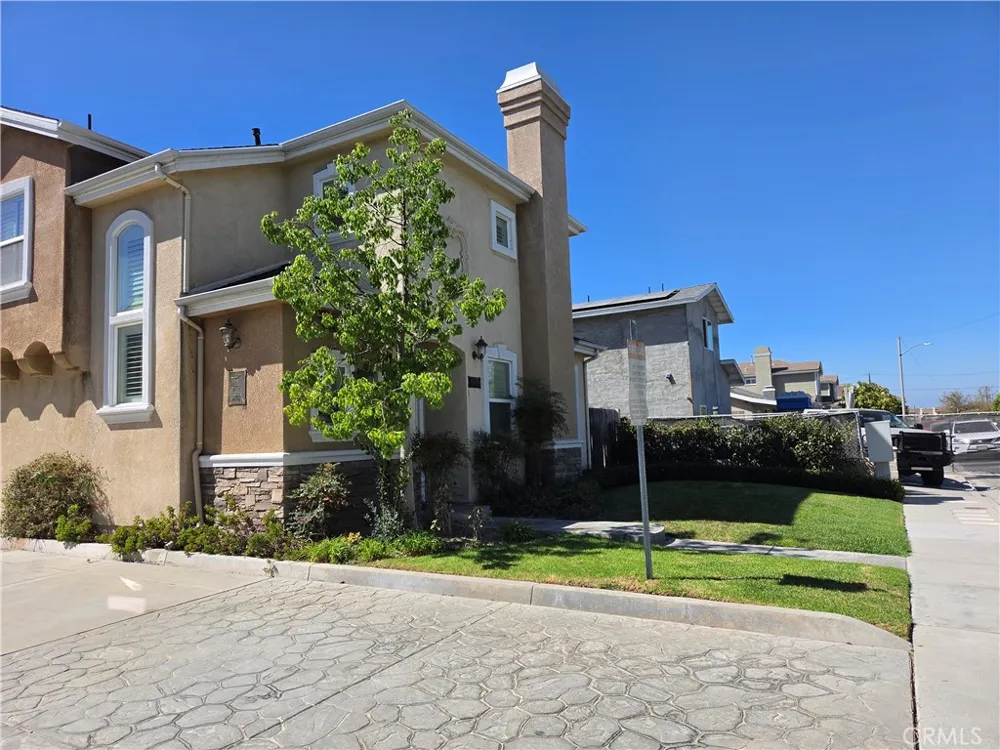 8699 Belmont Cypress, CA 90630
