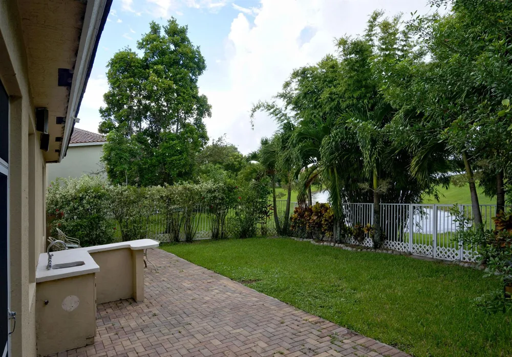 873 Gazetta Way West Palm Beach, FL 33413
