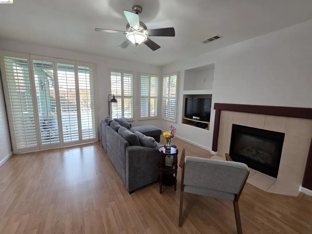 2607 Glow Rd Riverbank, CA 95367