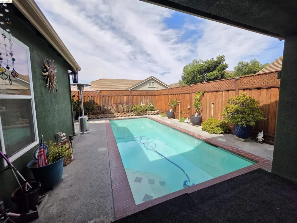 2607 Glow Rd Riverbank, CA 95367