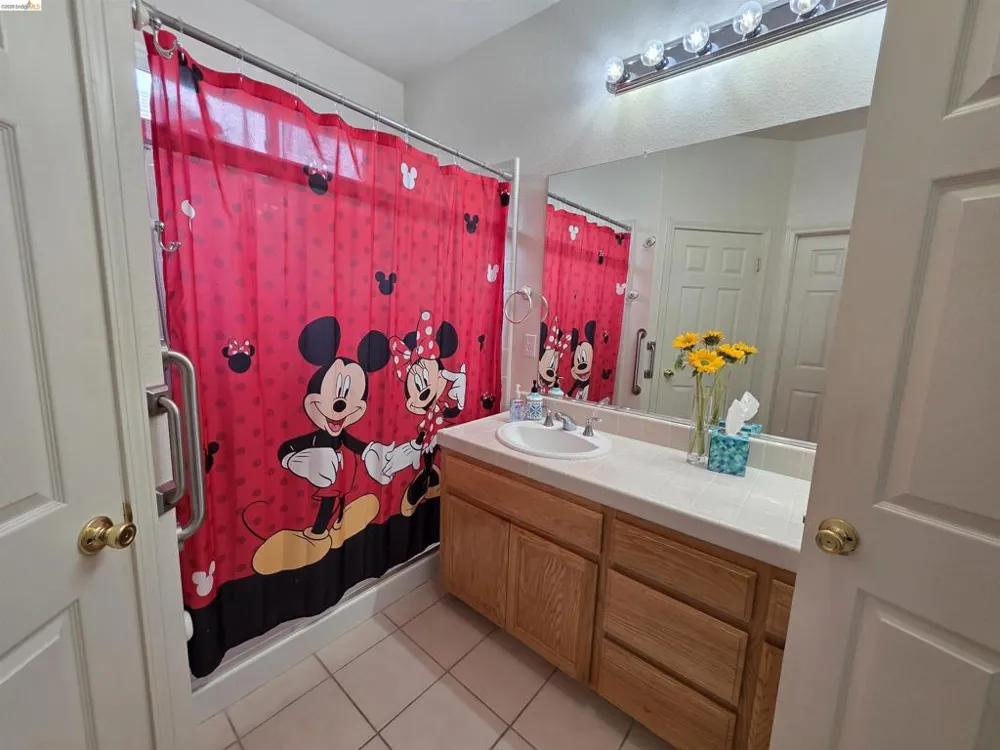 2607 Glow Rd Riverbank, CA 95367