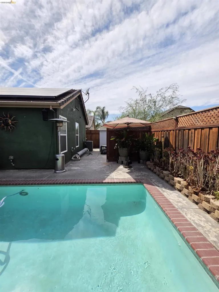 2607 Glow Rd Riverbank, CA 95367