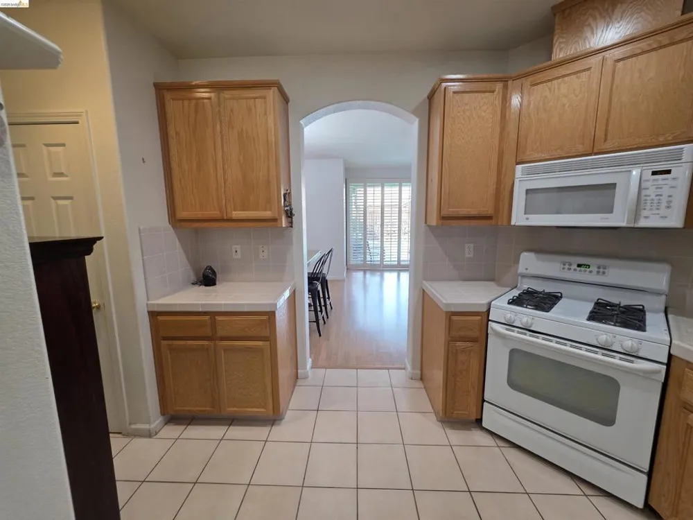 2607 Glow Rd Riverbank, CA 95367