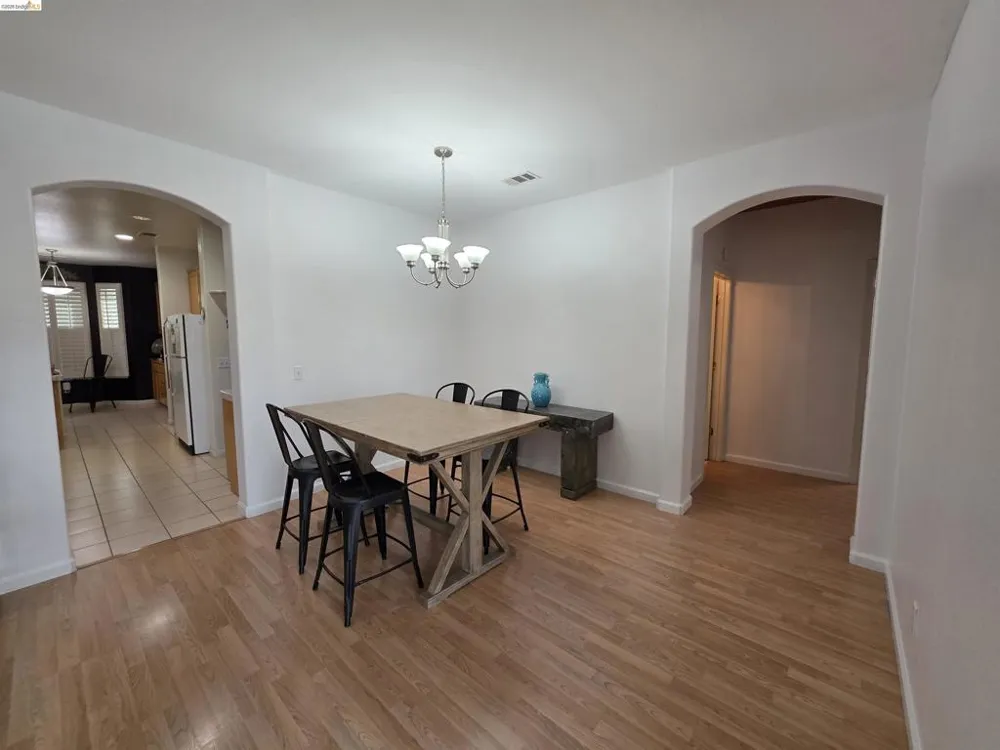 2607 Glow Rd Riverbank, CA 95367