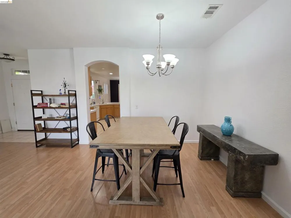 2607 Glow Rd Riverbank, CA 95367