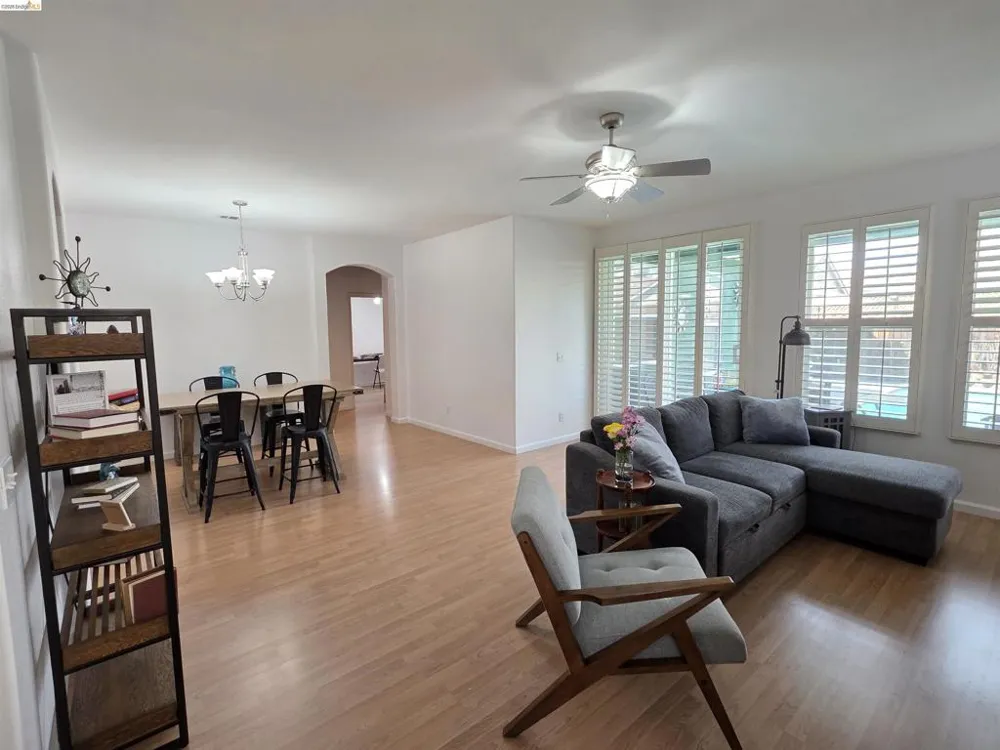 2607 Glow Rd Riverbank, CA 95367