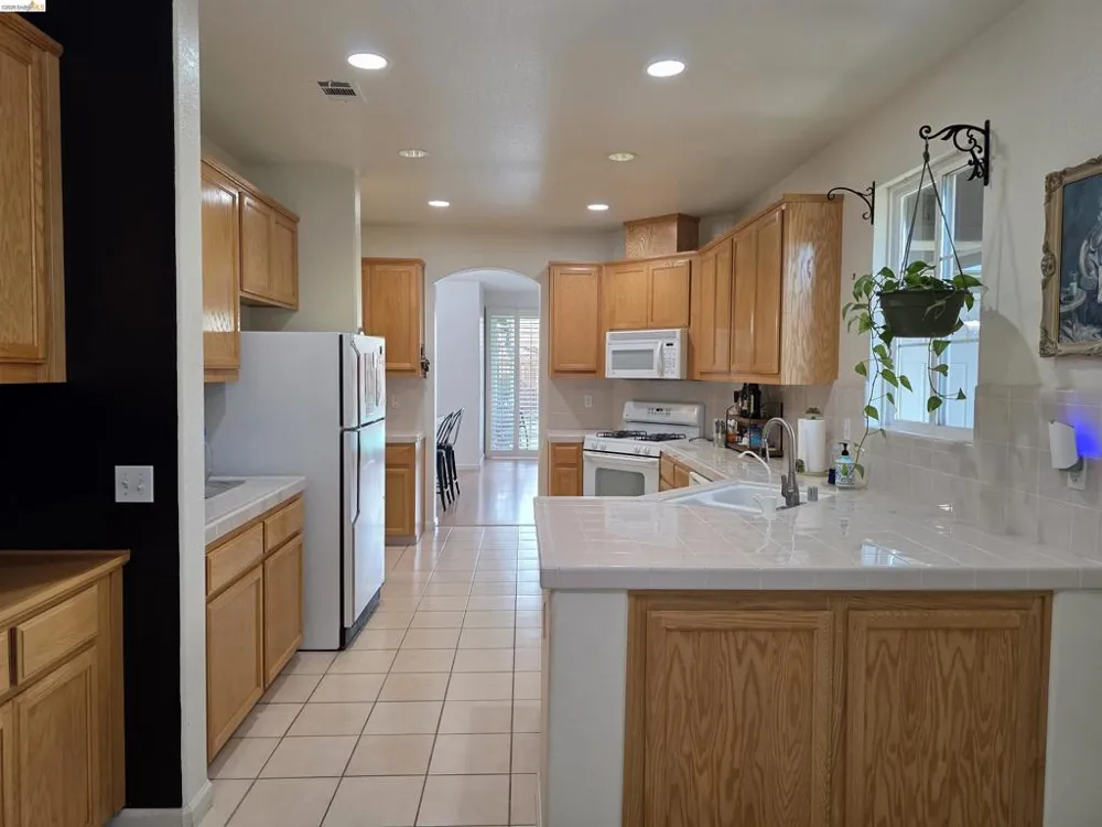2607 Glow Rd Riverbank, CA 95367
