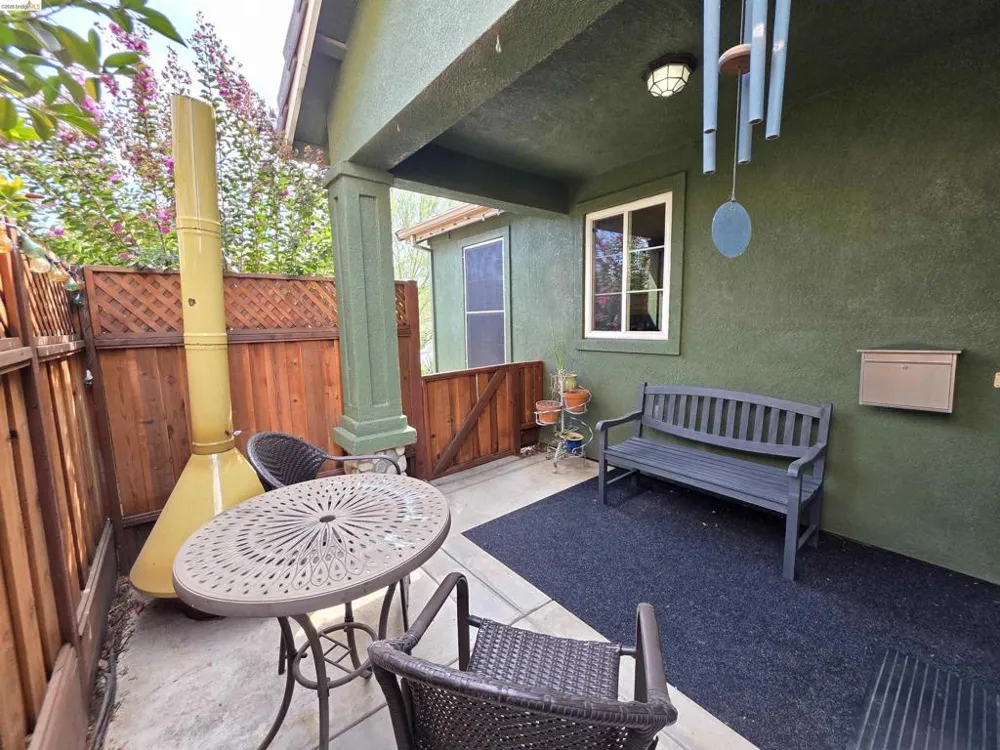 2607 Glow Rd Riverbank, CA 95367