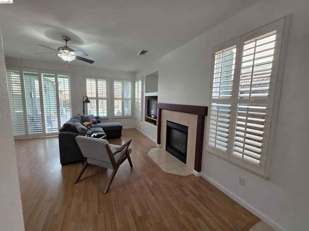 2607 Glow Rd Riverbank, CA 95367