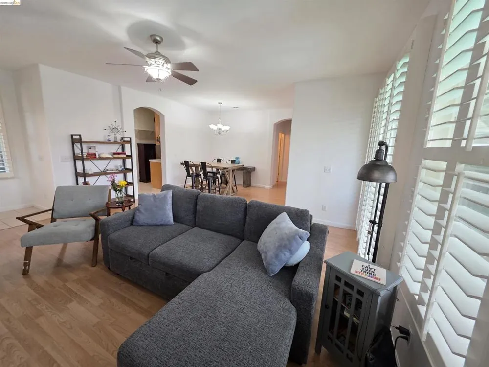2607 Glow Rd Riverbank, CA 95367
