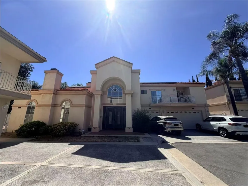 17314 Lassen Ct. Northridge, CA 91325