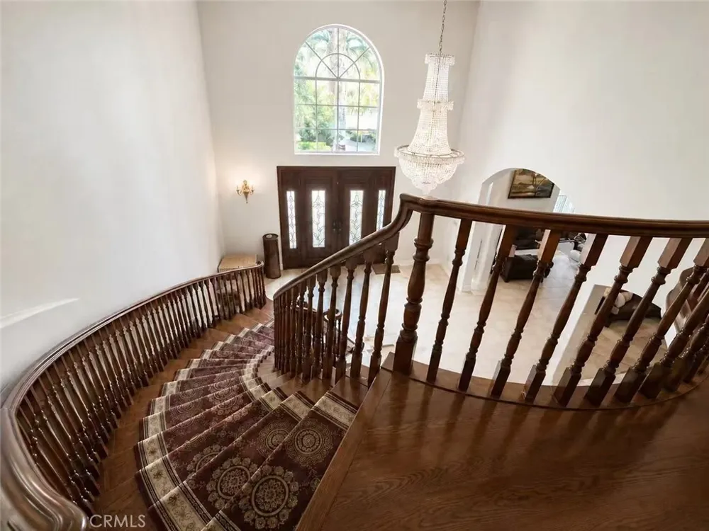 17314 Lassen Ct. Northridge, CA 91325