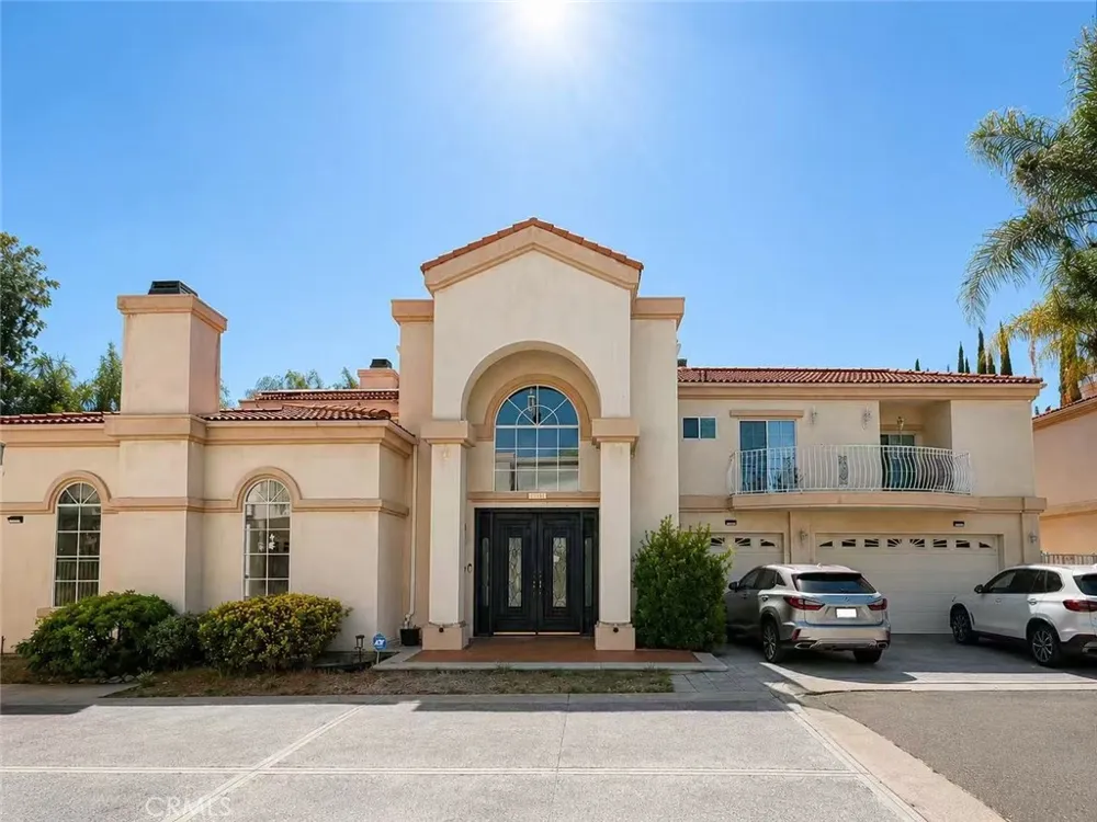 17314 Lassen Ct. Northridge, CA 91325