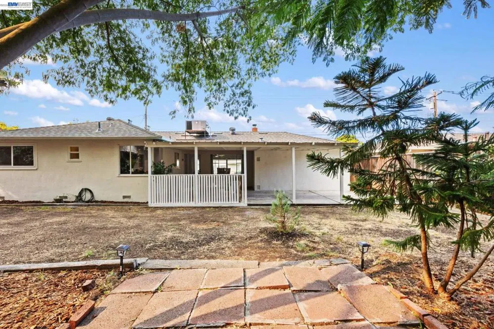 2136 Holbrook Drive Concord, CA 94519