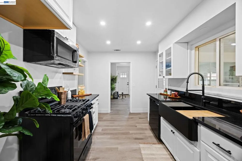 2136 Holbrook Drive Concord, CA 94519