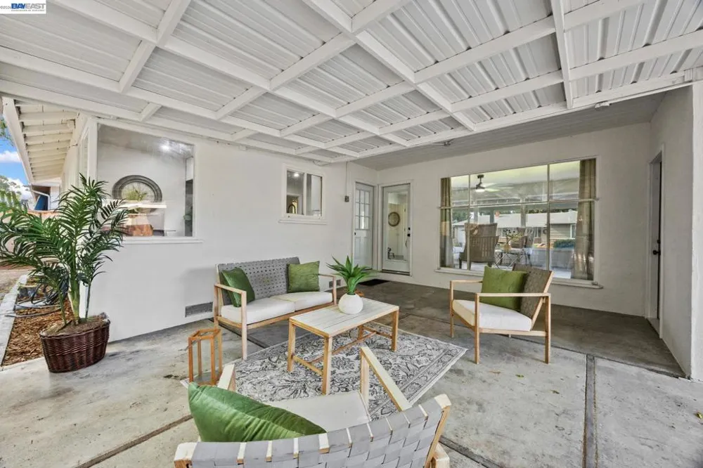 2136 Holbrook Drive Concord, CA 94519