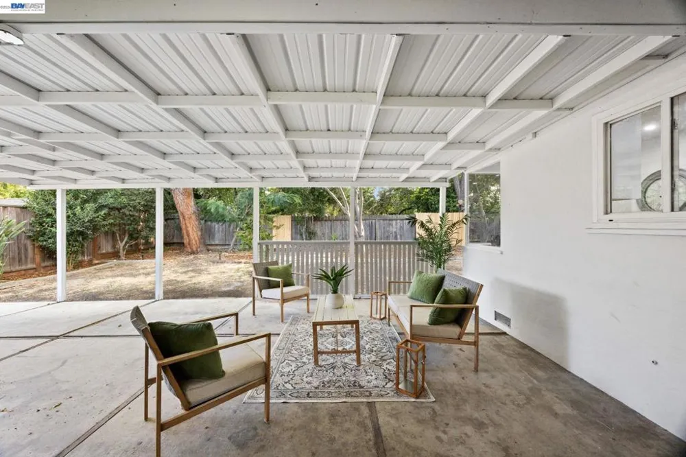 2136 Holbrook Drive Concord, CA 94519