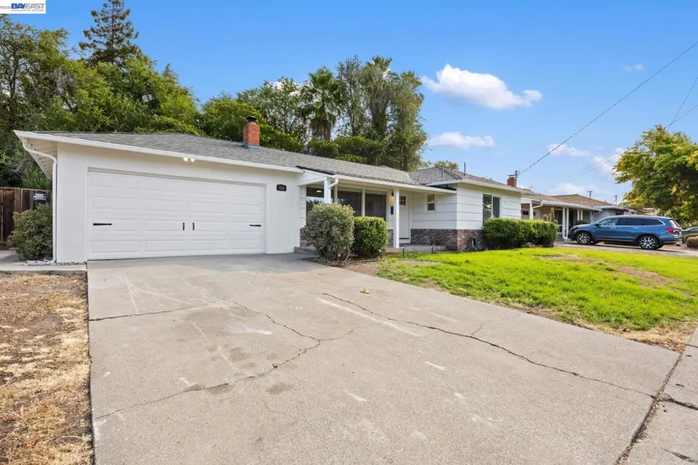 2136 Holbrook Drive Concord, CA 94519