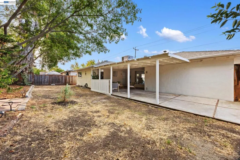 2136 Holbrook Drive Concord, CA 94519