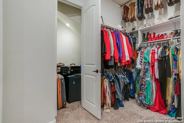 531 LILLY BLF Castroville, TX 78009
