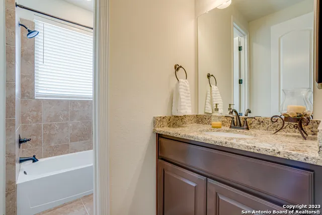 531 LILLY BLF Castroville, TX 78009