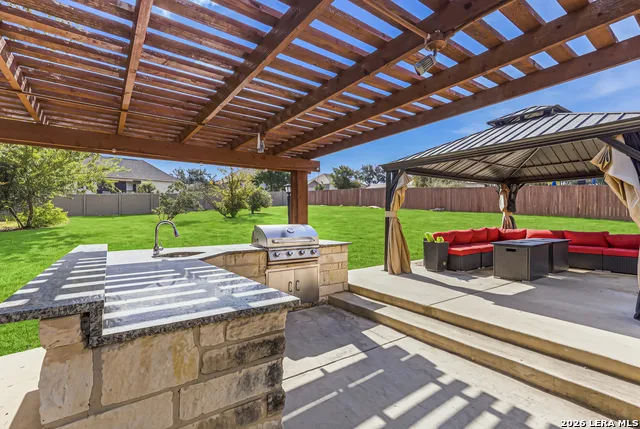 531 LILLY BLF Castroville, TX 78009