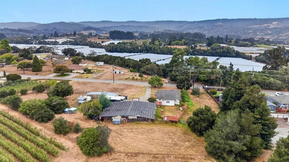 897 Green Valley Road Watsonville, CA 95076