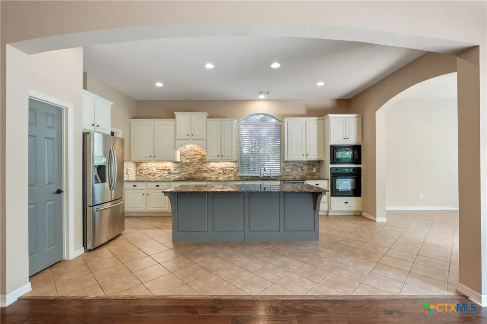 2238 Fernspring Drive Round Rock, TX 78665