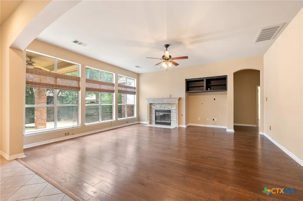 2238 Fernspring Drive Round Rock, TX 78665