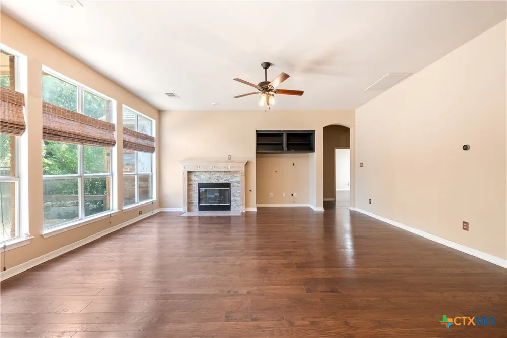 2238 Fernspring Drive Round Rock, TX 78665