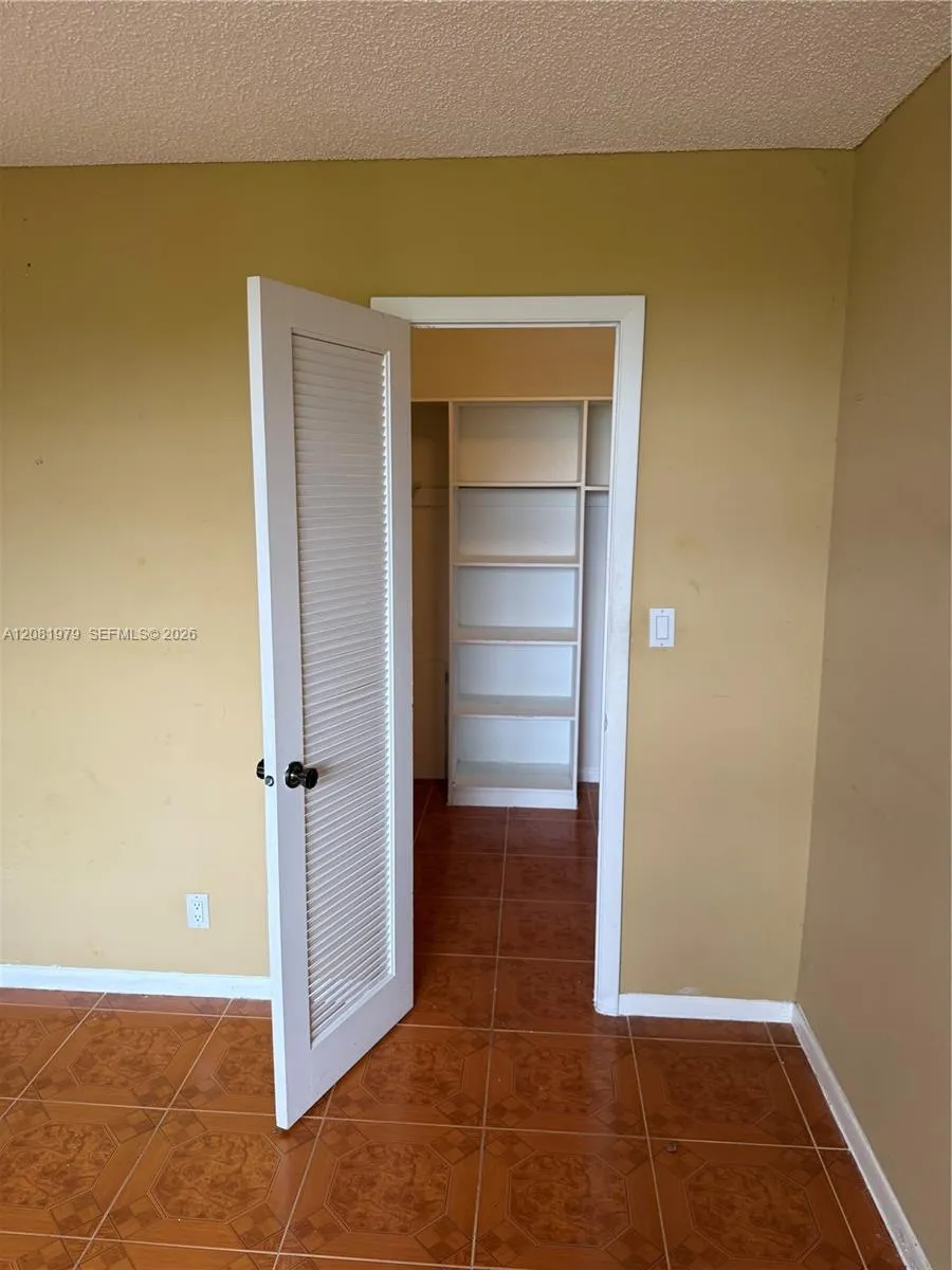 3001 NW 48th Ave #444 Lauderdale Lakes, FL 33313