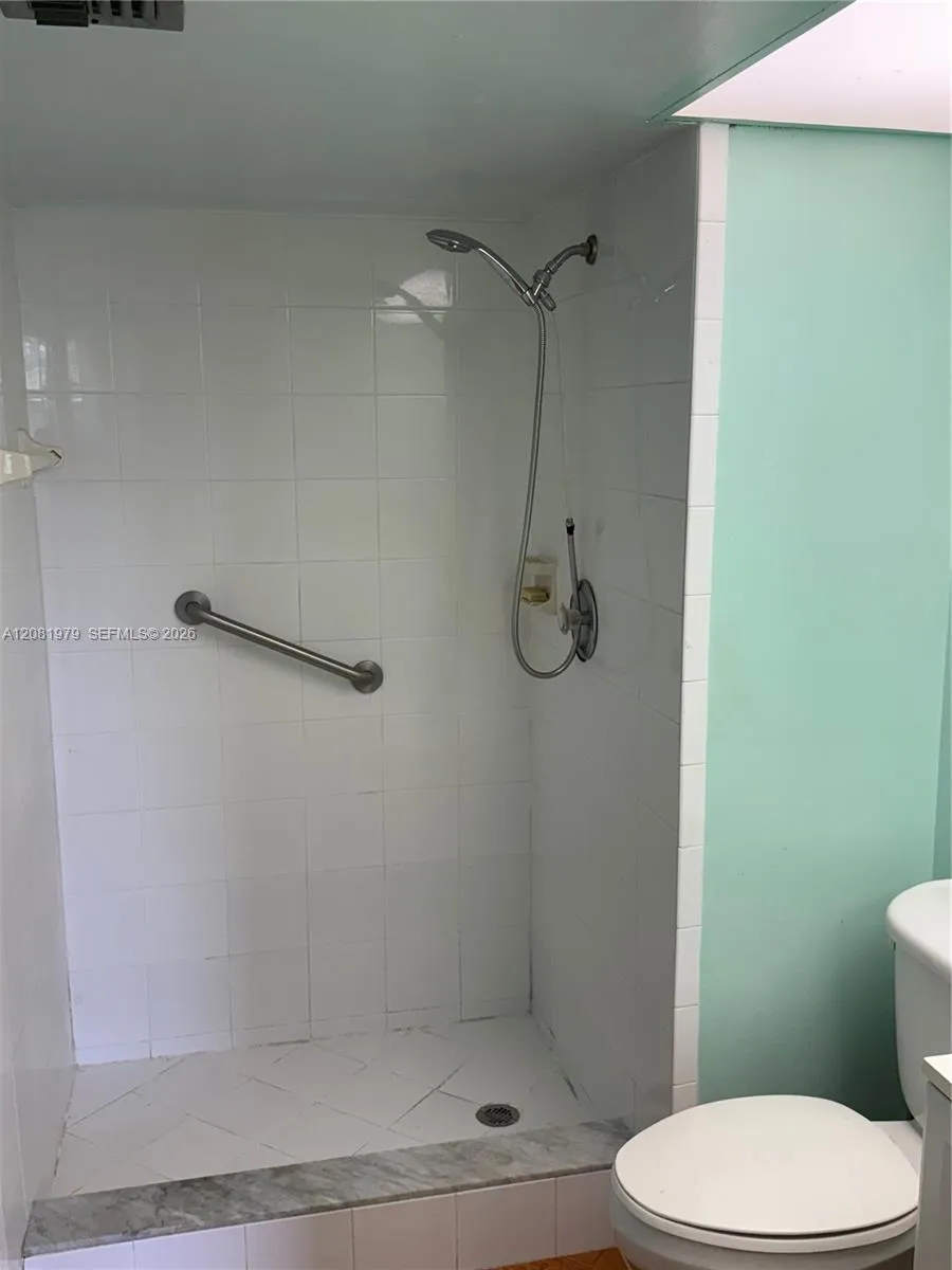 3001 NW 48th Ave #444 Lauderdale Lakes, FL 33313