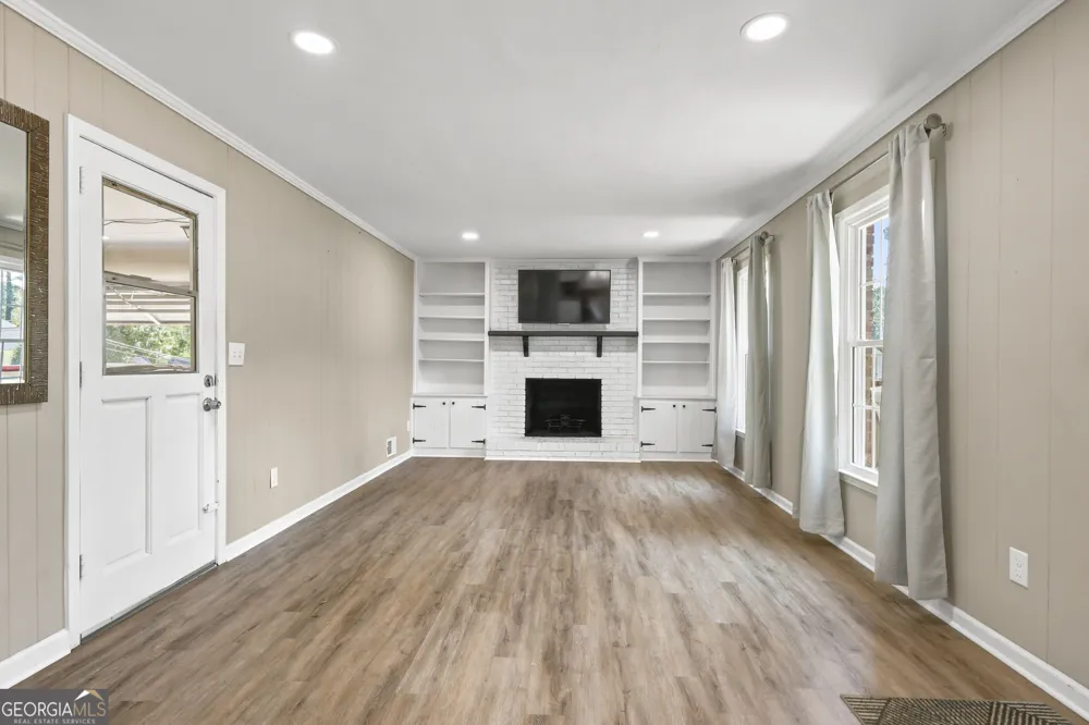 1741 Beauregard DR SW Lilburn, GA 30047