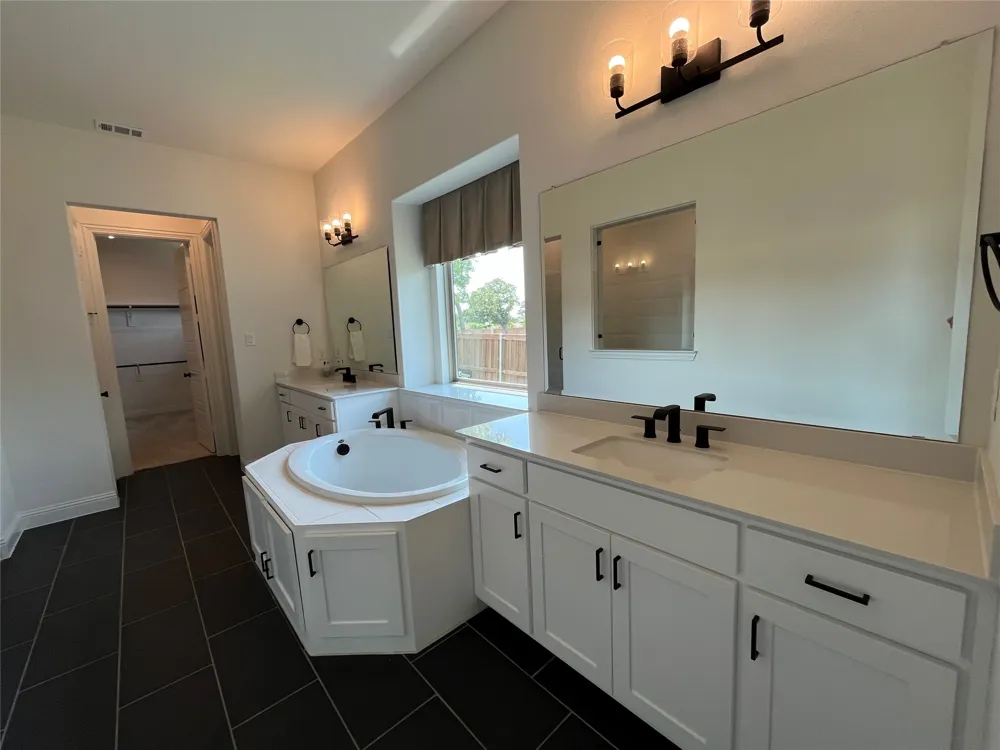 2403 Royal Dove Lane Mansfield, TX 76063