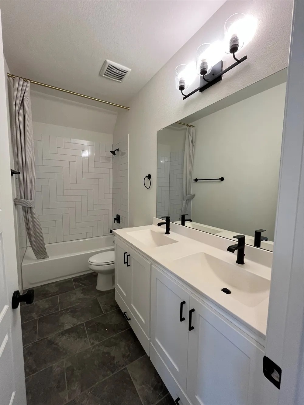 2403 Royal Dove Lane Mansfield, TX 76063