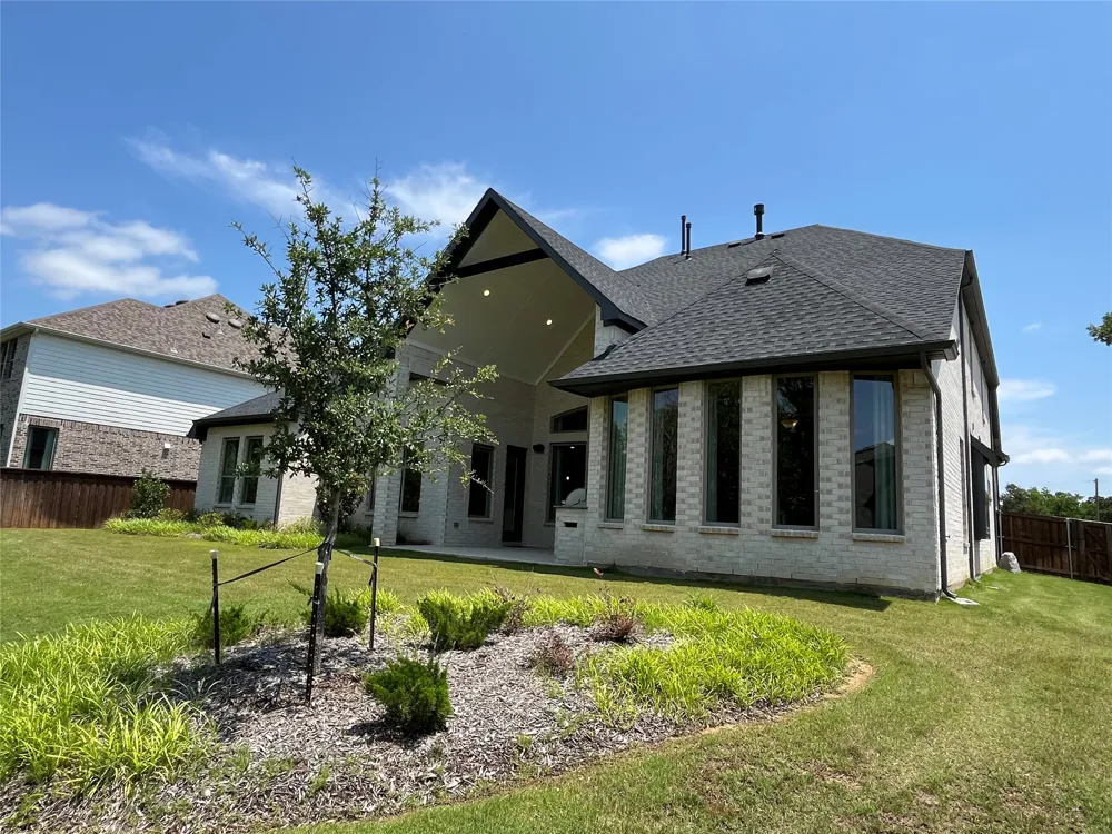 2403 Royal Dove Lane Mansfield, TX 76063