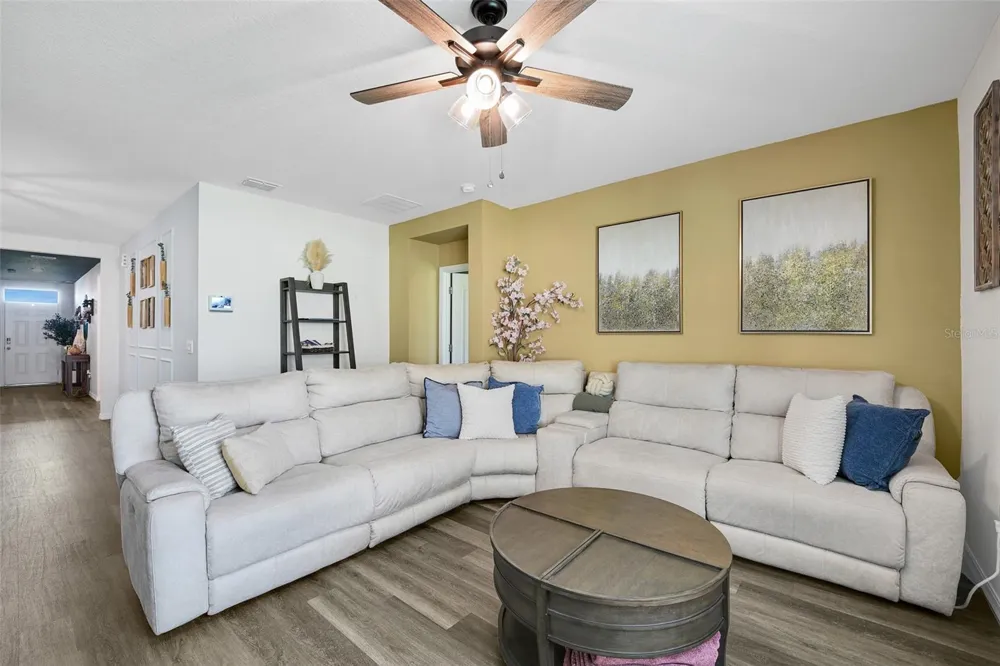 5457 HAYLOFT DRIVE Apopka, FL 32712