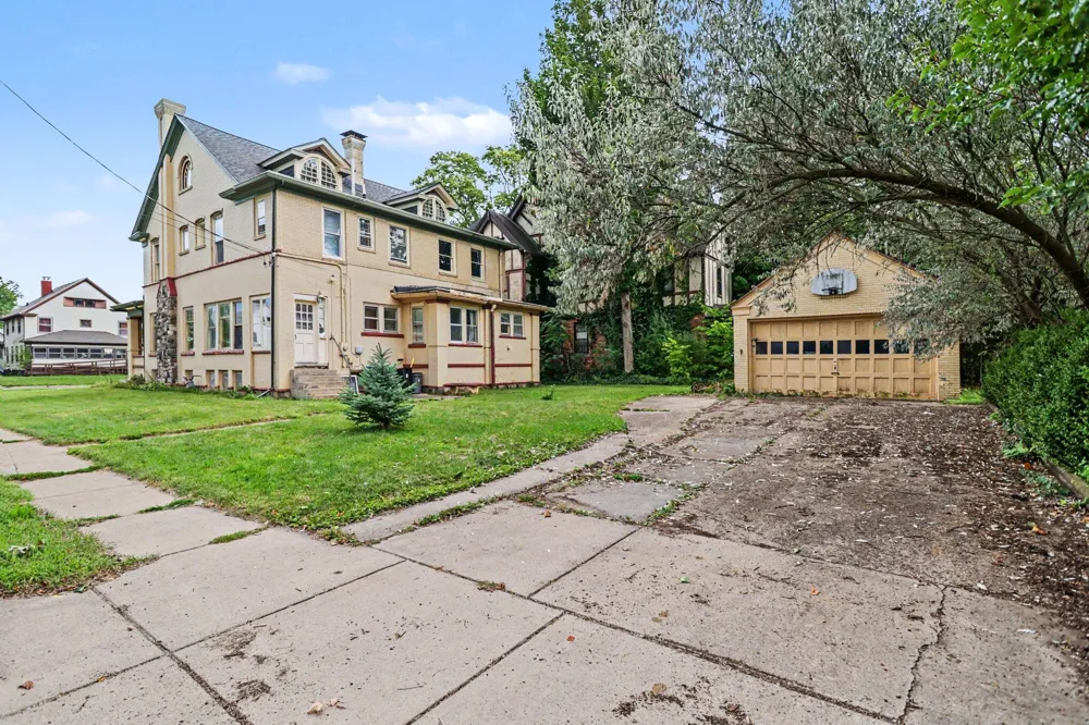 31 Orchard Place Battle Creek, MI 49017