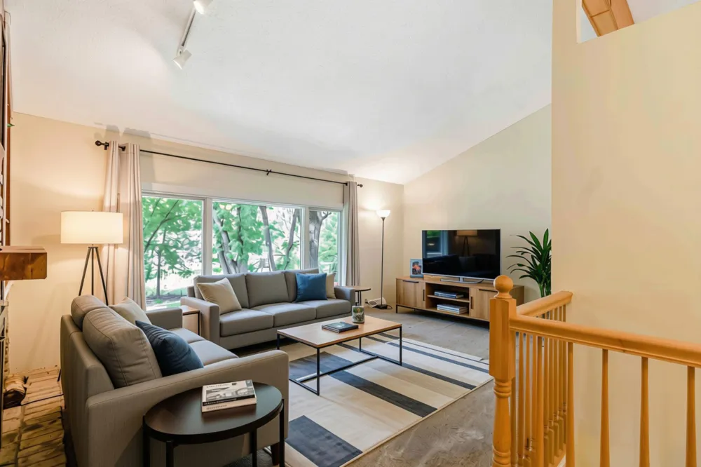 17801 Jaguar Path Lakeville, MN 55044