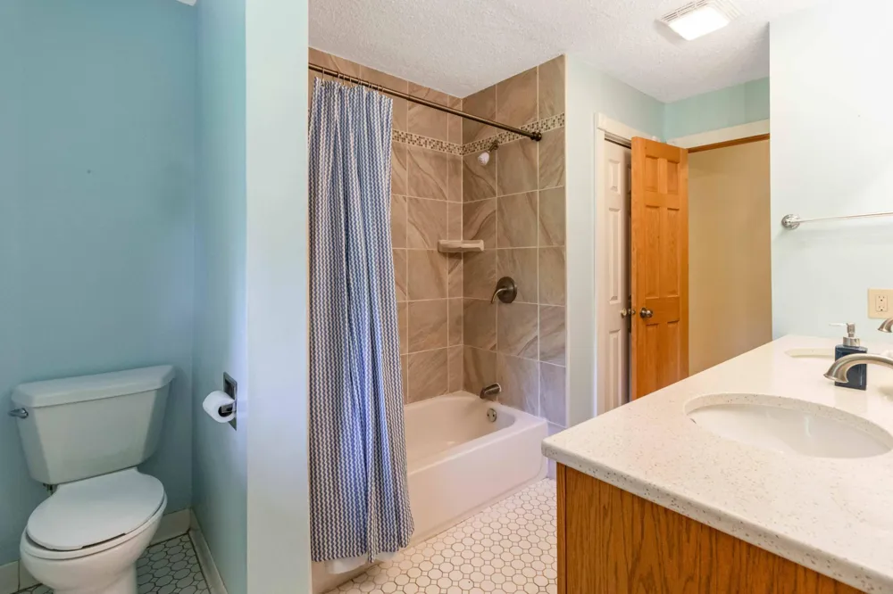 17801 Jaguar Path Lakeville, MN 55044