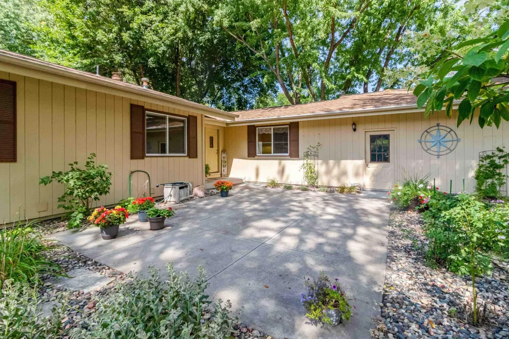17801 Jaguar Path Lakeville, MN 55044