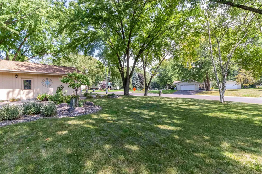 17801 Jaguar Path Lakeville, MN 55044