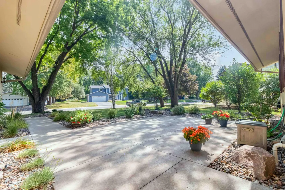 17801 Jaguar Path Lakeville, MN 55044
