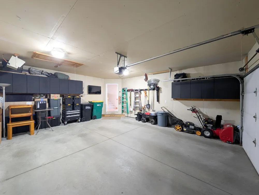 707 14TH AVENUE E West Fargo, ND 58078